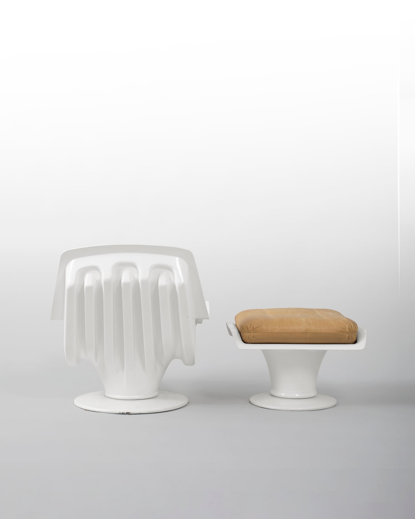 FAUTEUIL & OTTOMAN "NIKE", RICHARD NEAGLE, 1967