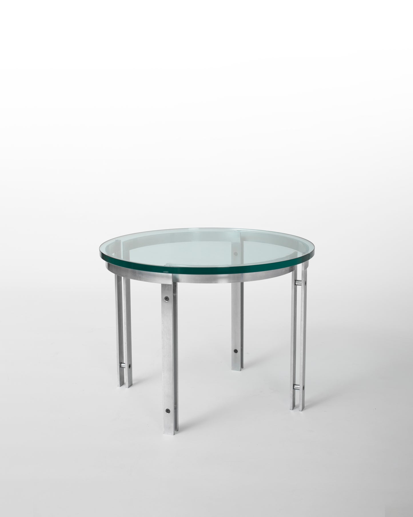 M1 Hank Kwint – Table d'appoint ronde vintage en verre et métal, éditée par Metaform. Design iconique des années 1980