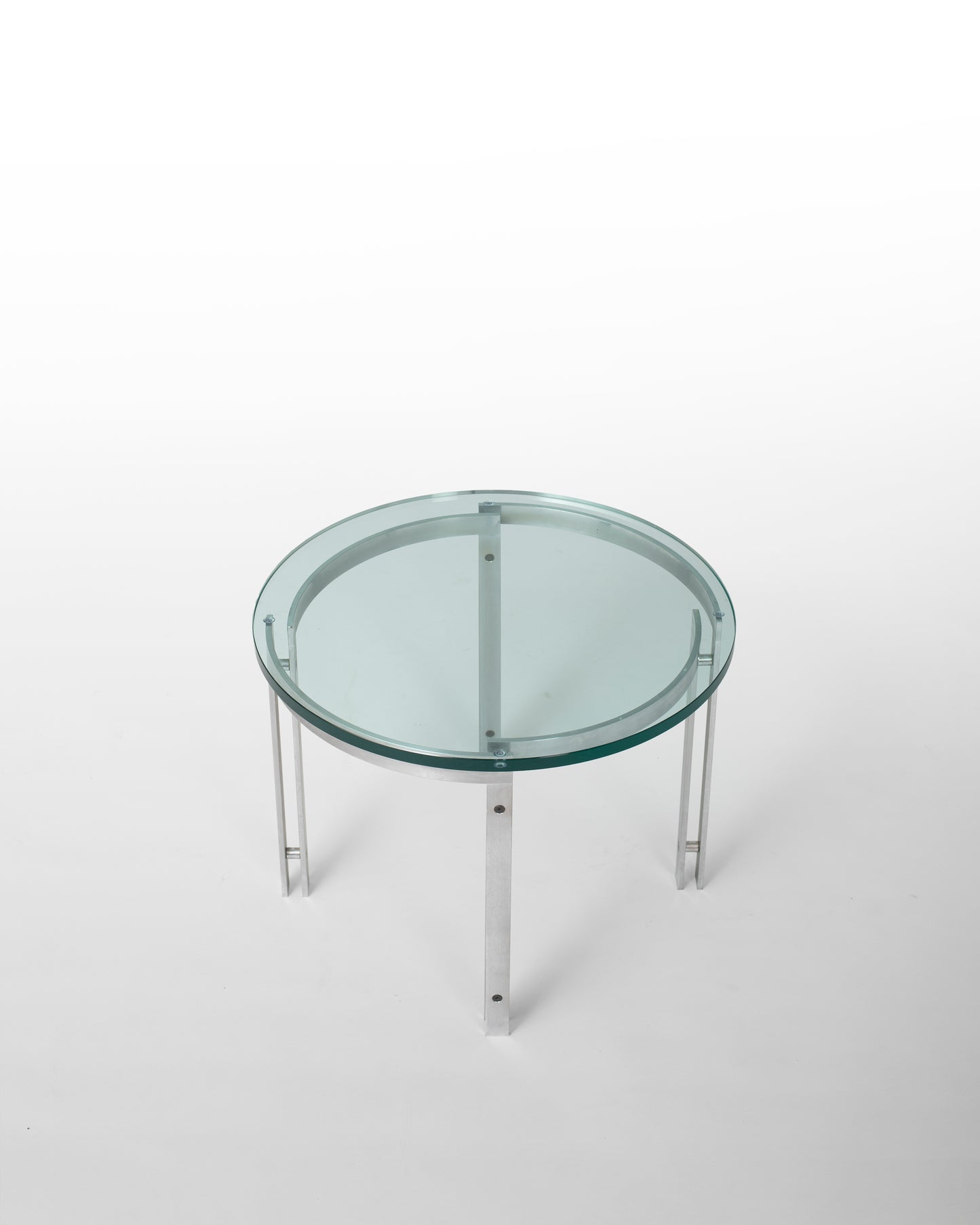 M1 Hank Kwint – Table d'appoint ronde vintage en verre et métal, éditée par Metaform. Design iconique des années 1980