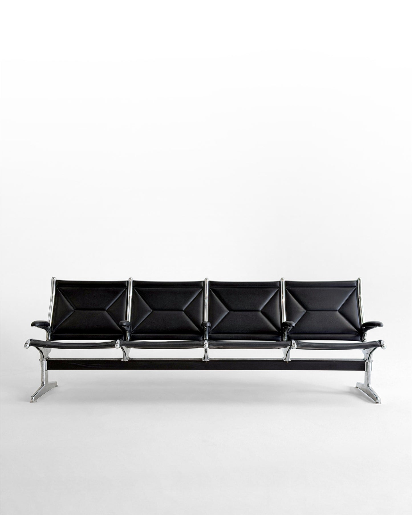 BANC TANDEM SLING PAR CHARLES & RAY EAMES POUR HERMAN MILLER, 1990