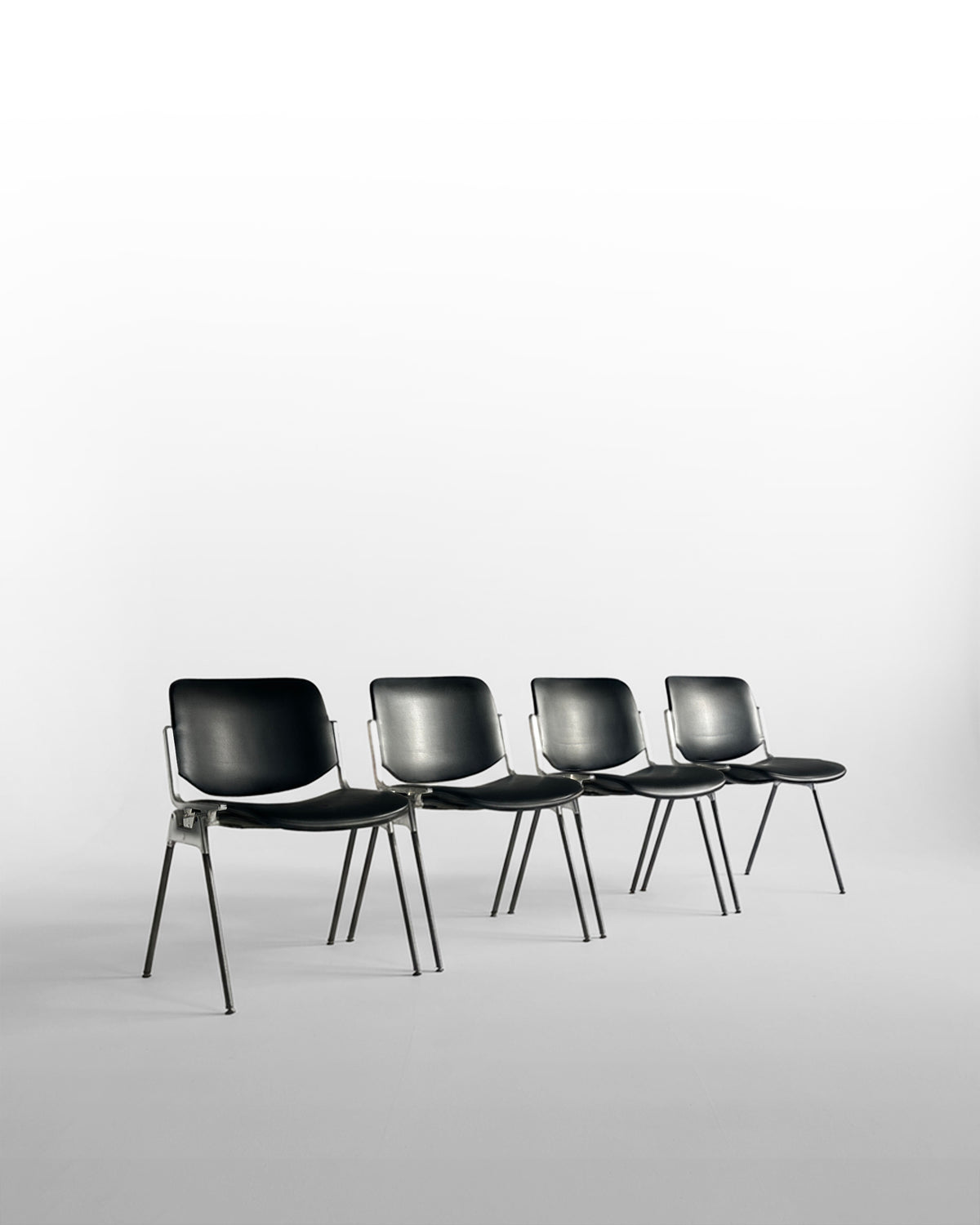CHAISES DSC 106 PAR GIANCARLO PIRETTI POUR ANONIMA CASTELLI, 1970