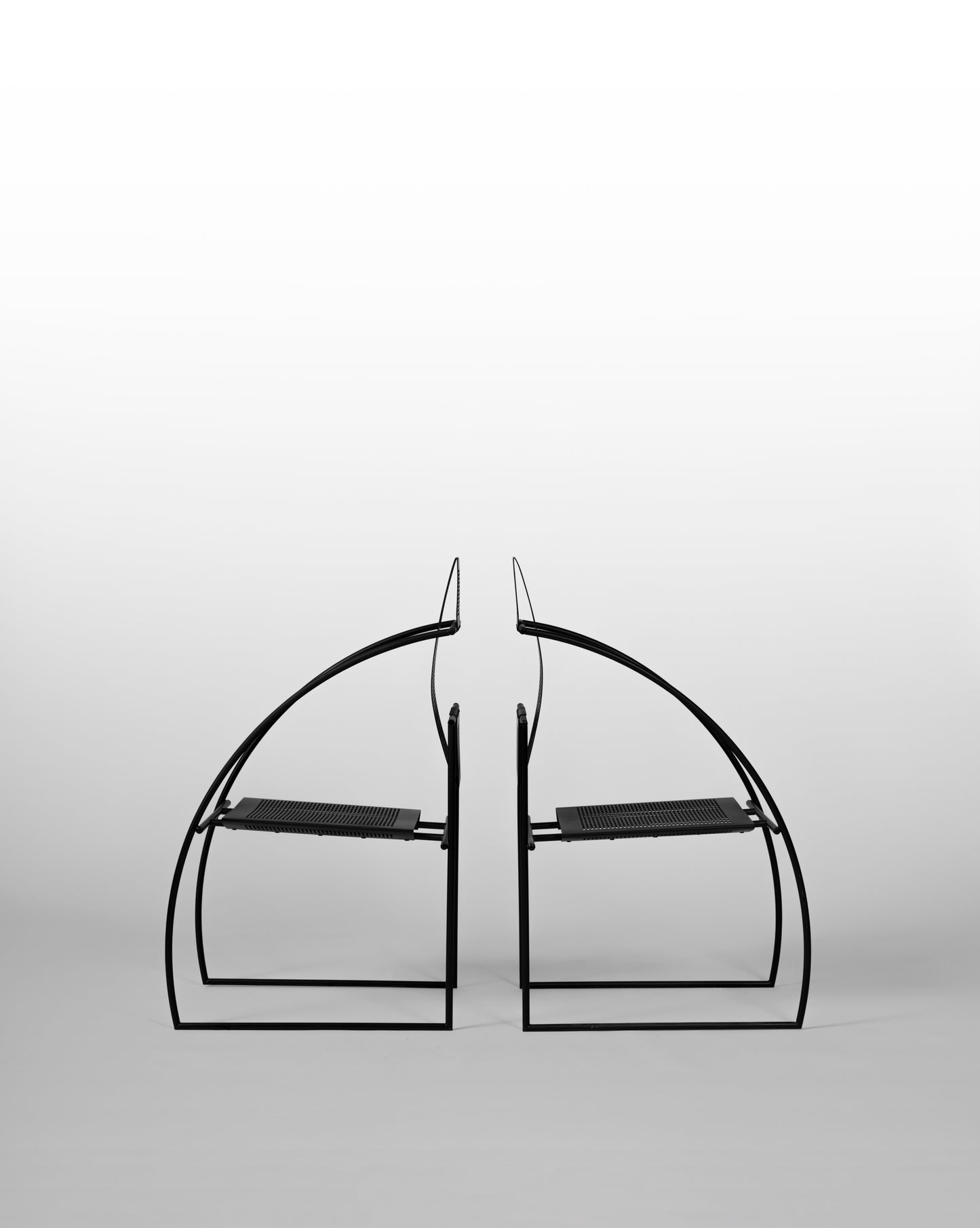 CHAISES “QUINTA” PAR MARIO BOTTA, ALIAS, CIRCA 1980