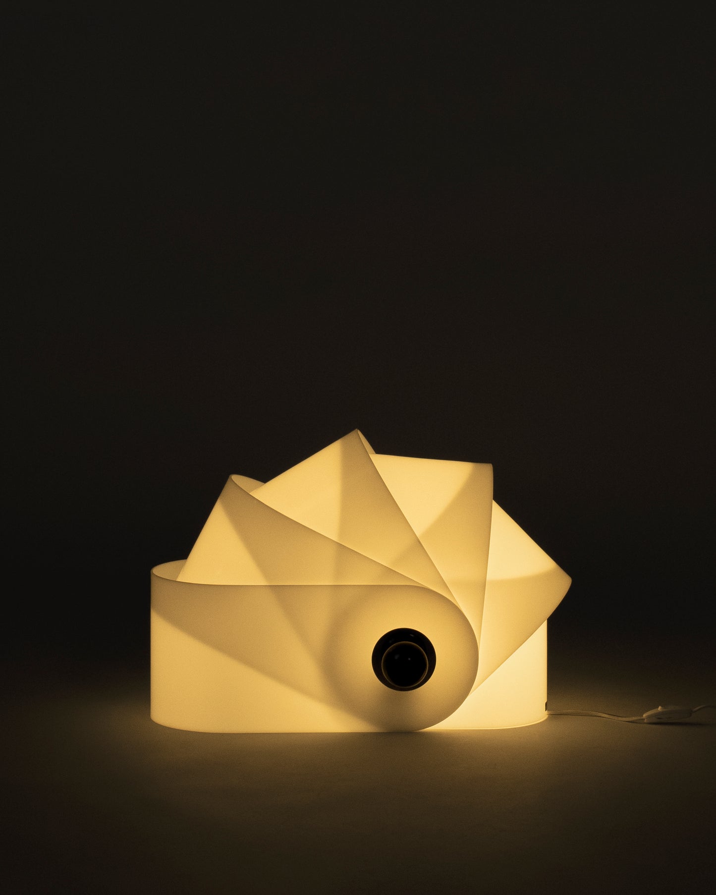 LAMPE “GHERPE” PAR SUPERSTUDIO, POLTRONOVA, ITALIE, CIRCA 1968