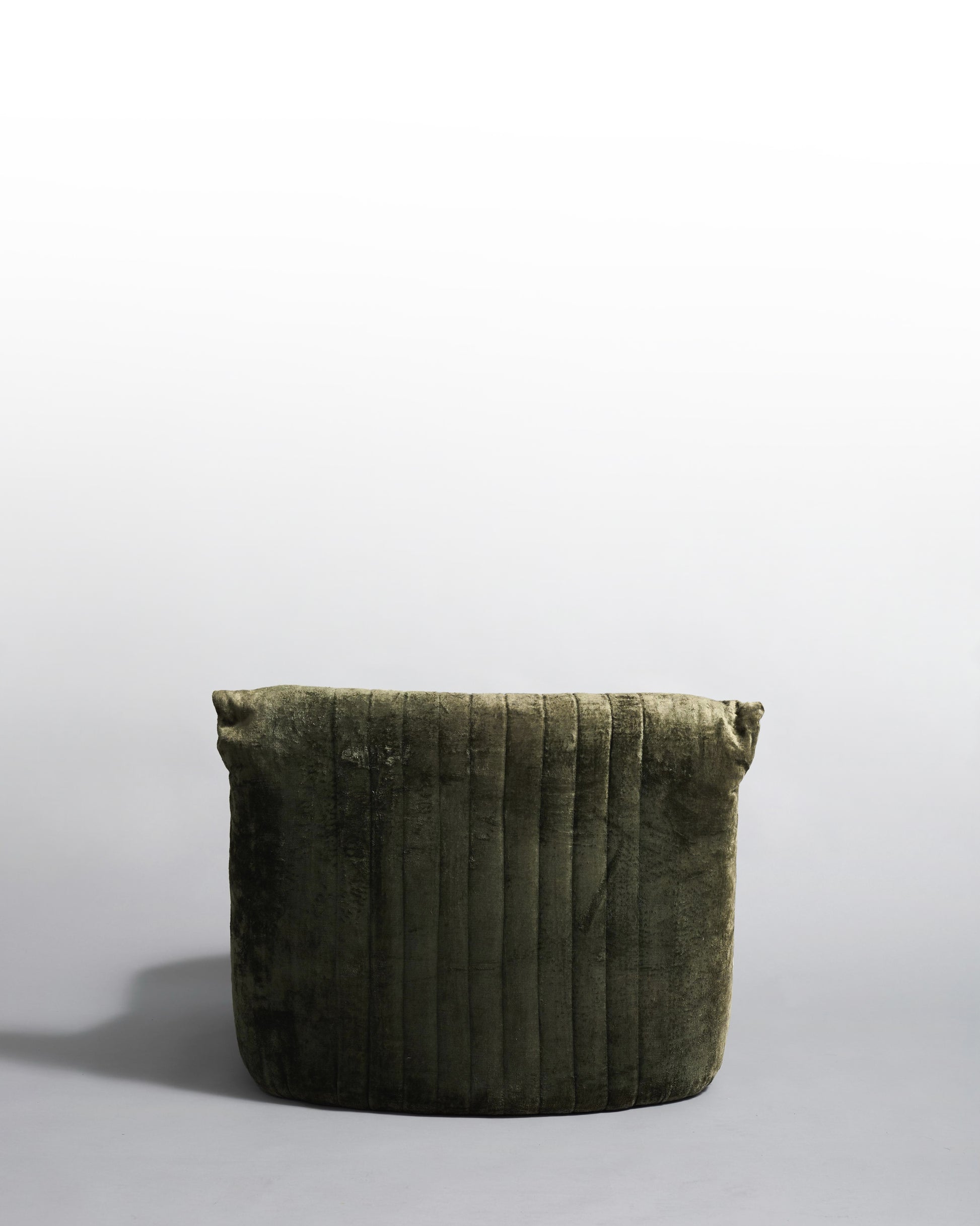 Aralia Ligne Roset – Fauteuil vintage en velours vert par Michel Ducaroy, design iconique des années 1980.