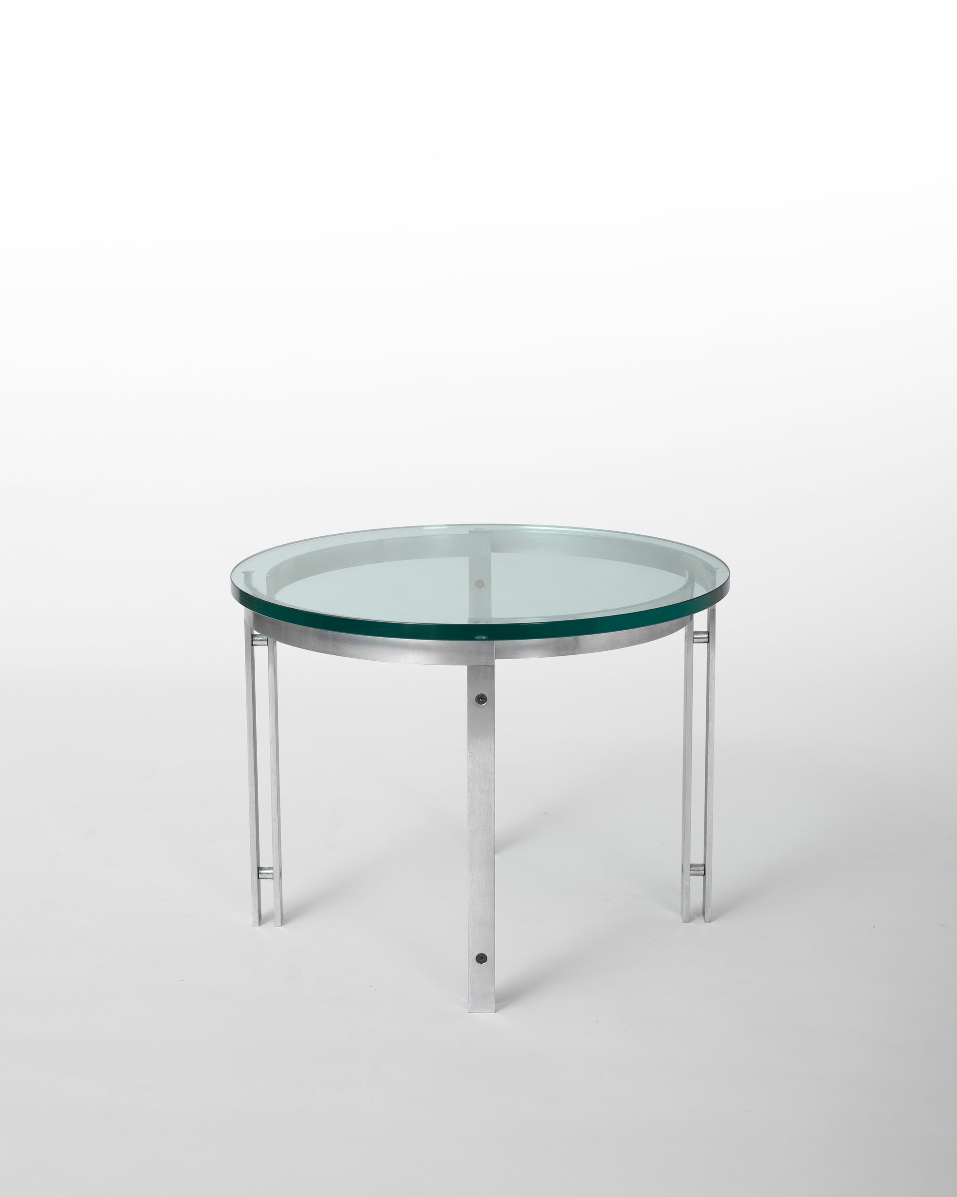 M1 Hank Kwint – Table d'appoint ronde vintage en verre et métal, éditée par Metaform. Design iconique des années 1980