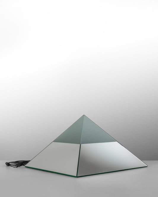 Lampe Pyramide Vintage – En verre et miroir, pièce unique italienne des années 1970.